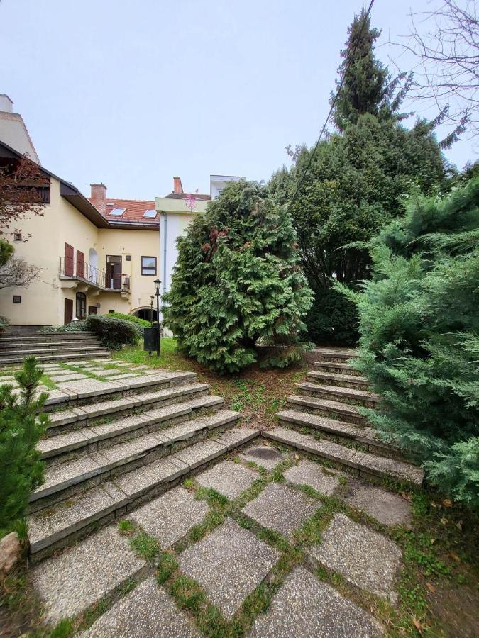 Downtown Romantic Секешфегервар Екстер'єр фото